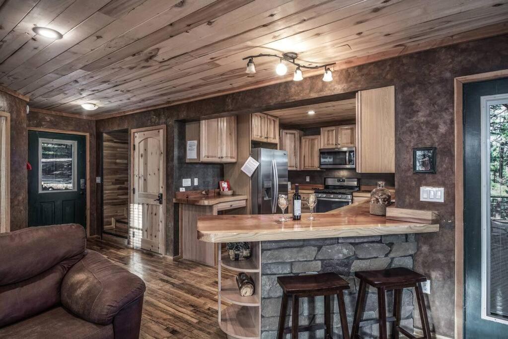 Redwood In The Historic Upper Canyon Ruidoso Exterior photo