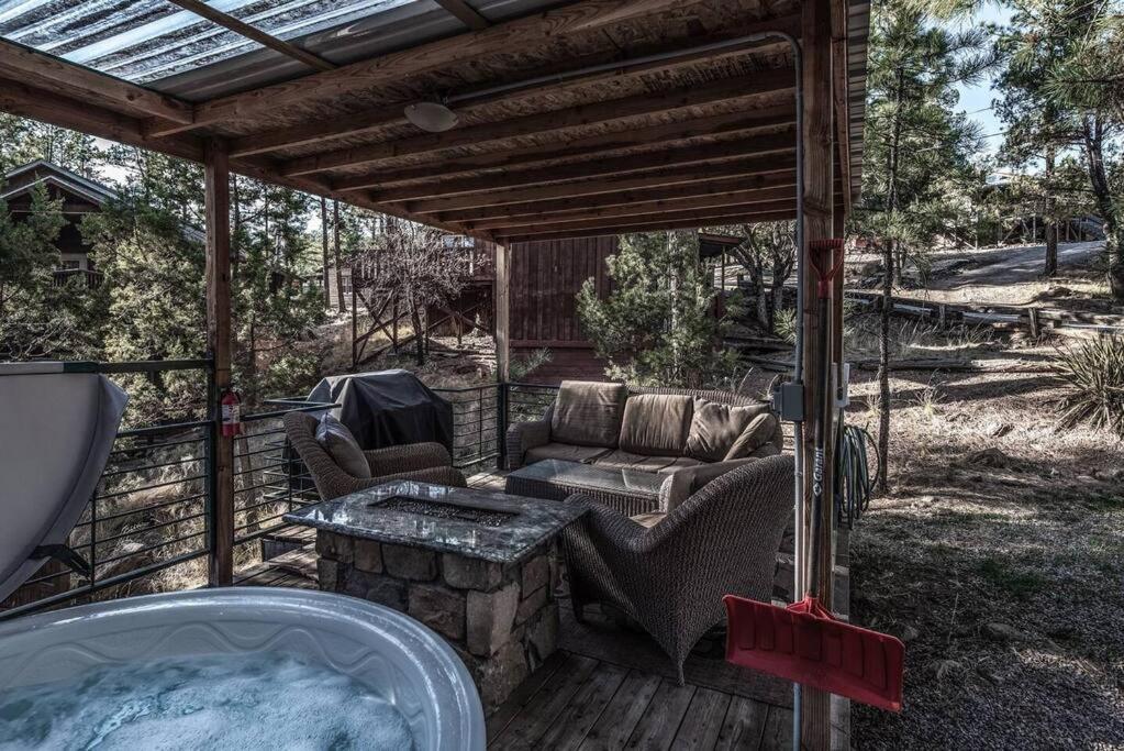 Redwood In The Historic Upper Canyon Ruidoso Exterior photo