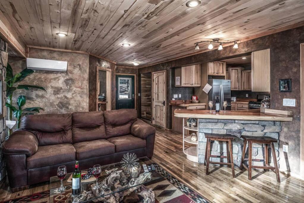 Redwood In The Historic Upper Canyon Ruidoso Exterior photo